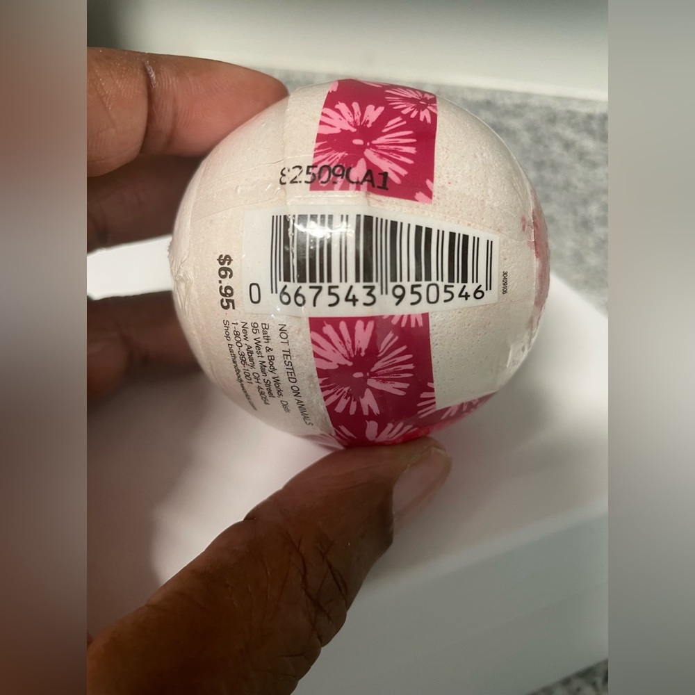 Bath & Body Works Japanese Cherry Blossom “Bath Fizzy” - Picture 6 of 10